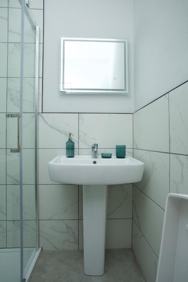 Lincoln House Apartments Buxton  Bagian luar foto